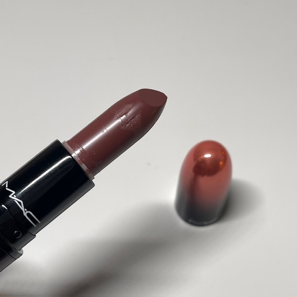 READ NEW RARE MAC love me lipstick full size in 409 Coffee & Cigs Discontinued - Picture 3 of 7